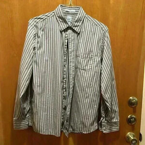 Gap men’s button-down dress shirt size large